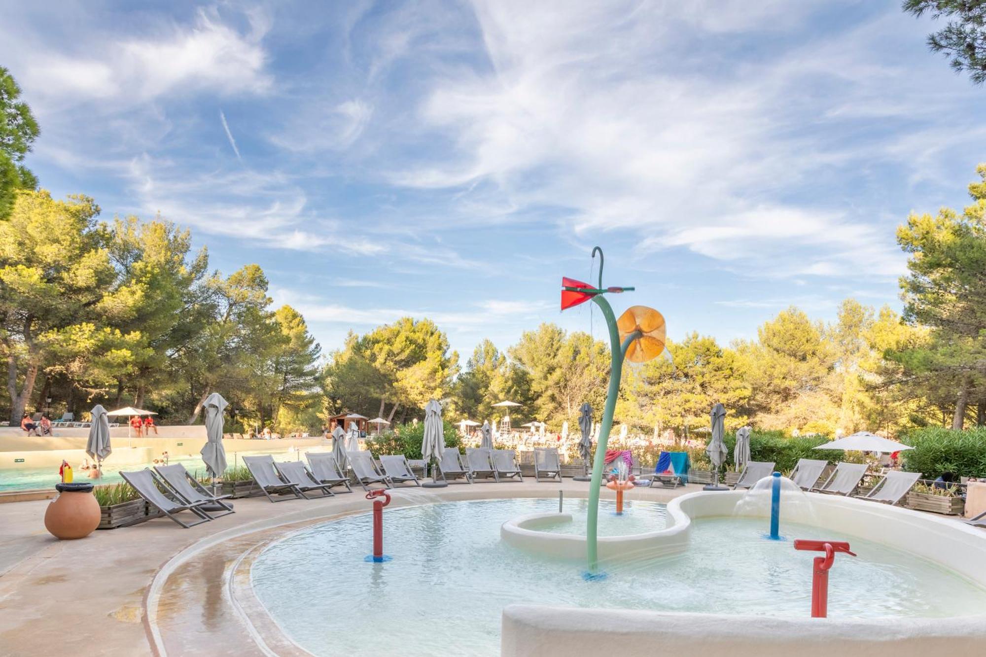 Village Pierre & Vacances Pont Royal En Provence Малмор Екстериор снимка
