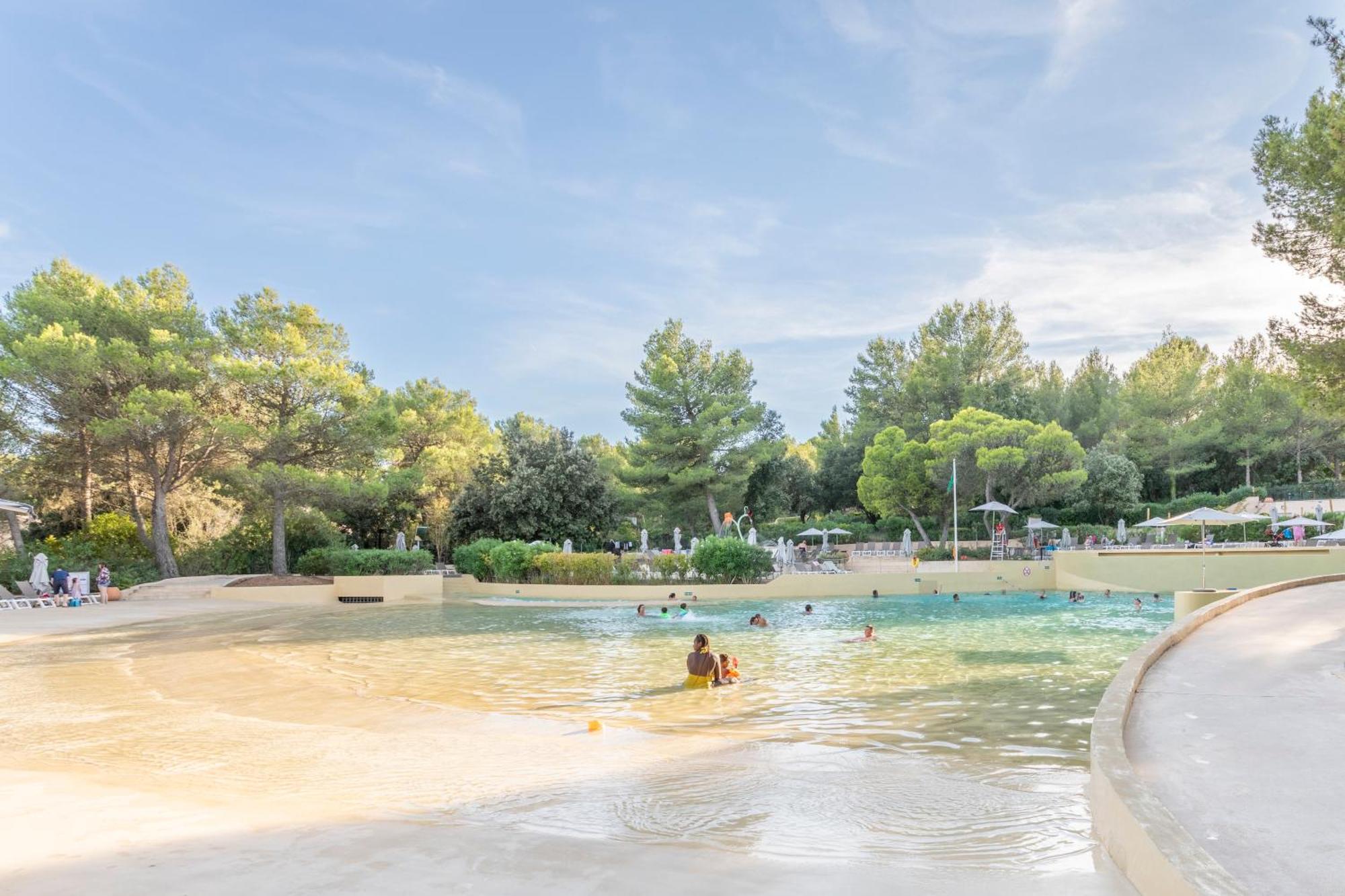 Village Pierre & Vacances Pont Royal En Provence Малмор Екстериор снимка