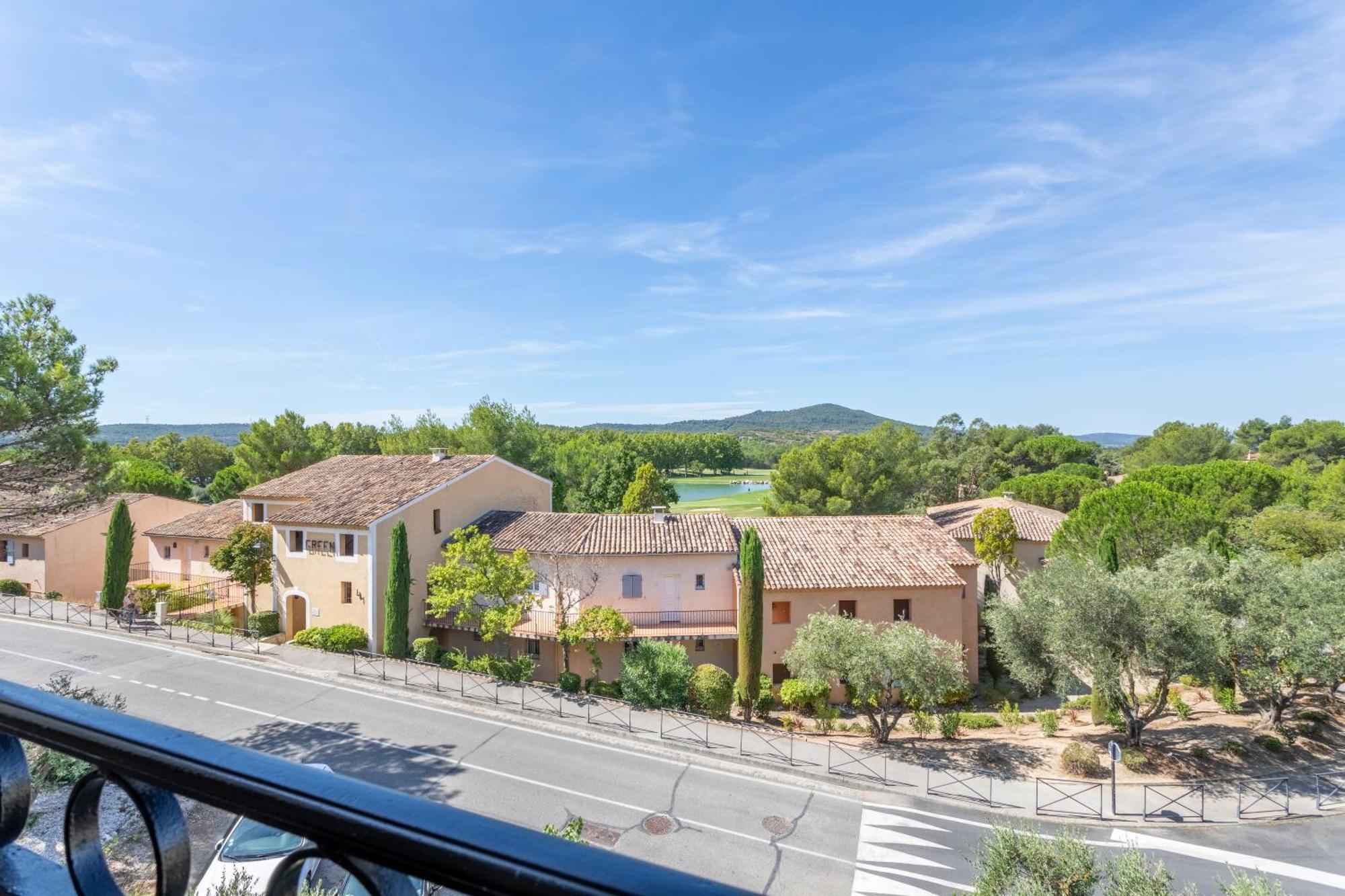Village Pierre & Vacances Pont Royal En Provence Малмор Екстериор снимка