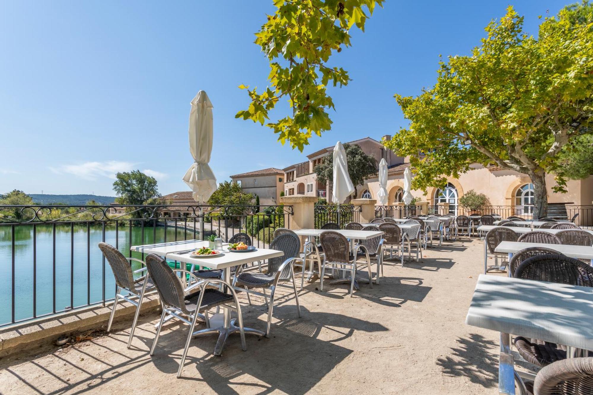 Village Pierre & Vacances Pont Royal En Provence Малмор Екстериор снимка