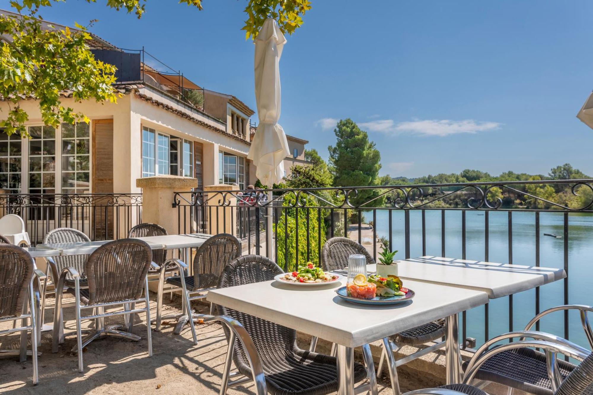 Village Pierre & Vacances Pont Royal En Provence Малмор Екстериор снимка